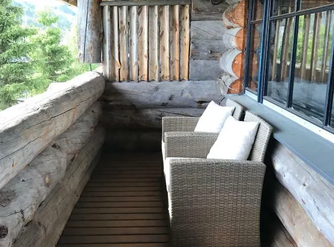 Chill Cave - Logwood *